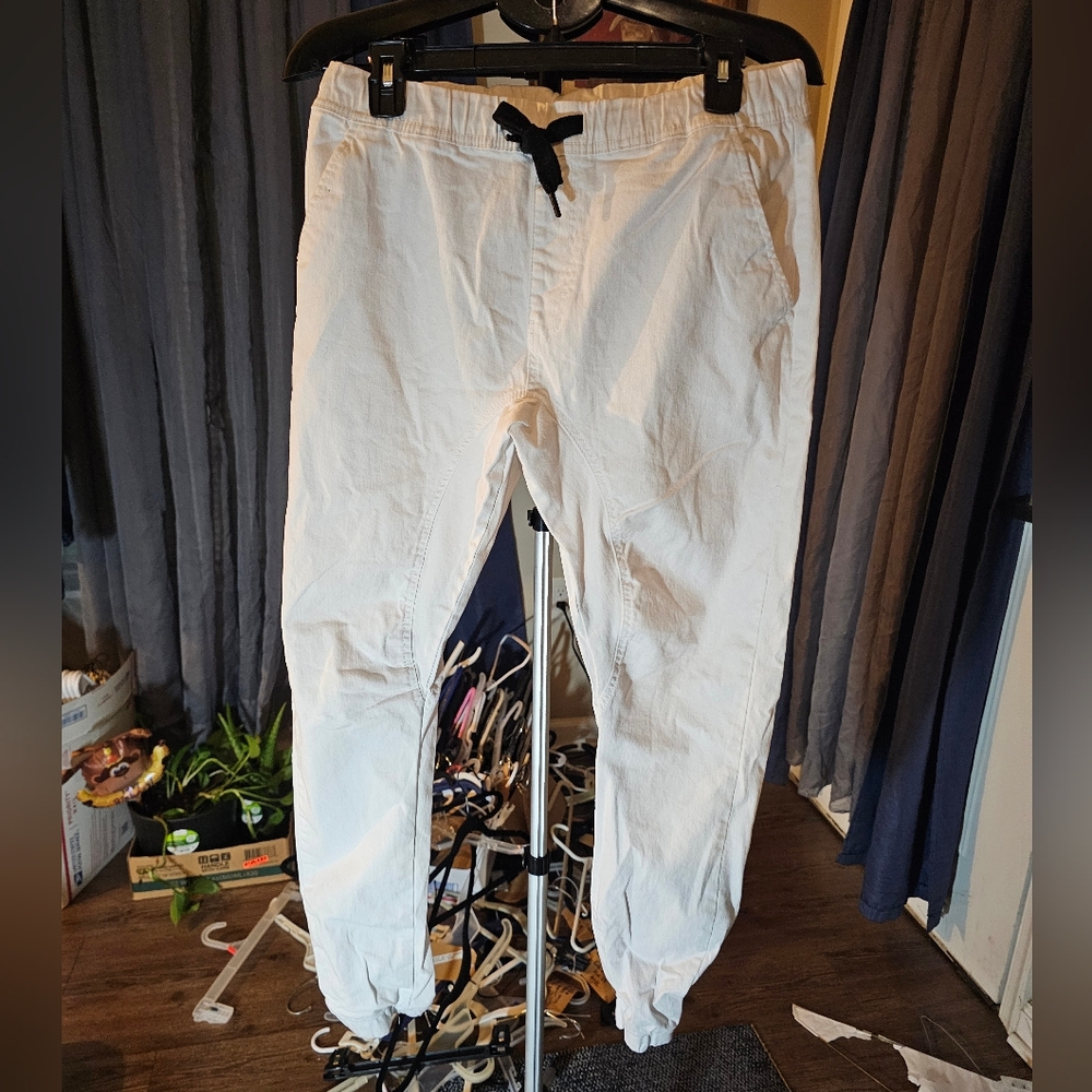 EUC MEN'S WHITE SOUTHPOLE JOGGERS SIZE MEDIUM